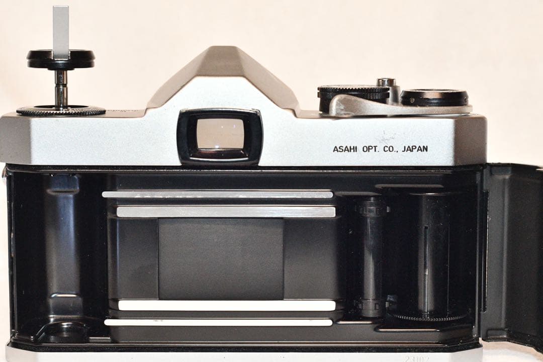 お値引き中 《動作品》pentax sp + 標準レンズ付きフィルムa296