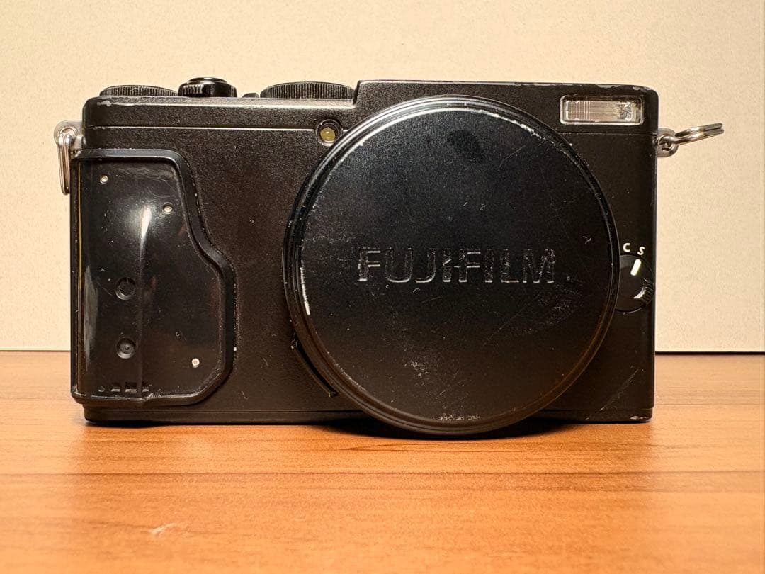 FUJIFILM X70 ブラック　動作品　【ワイコン付き】