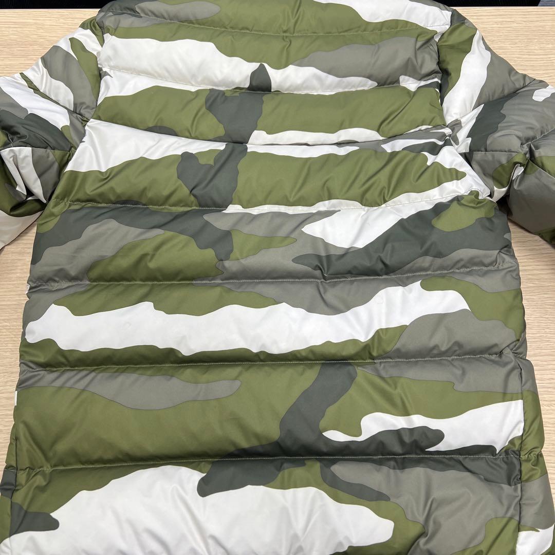 美品 ナイキ 迷彩 カモフラ ダウンジャケット サイズL