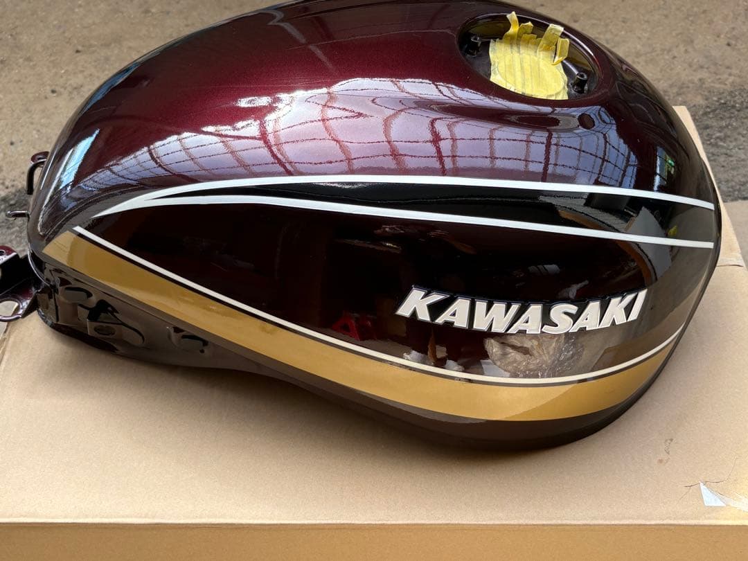 KAWASAKI Z900RS 2025 キャンディートーンレッド