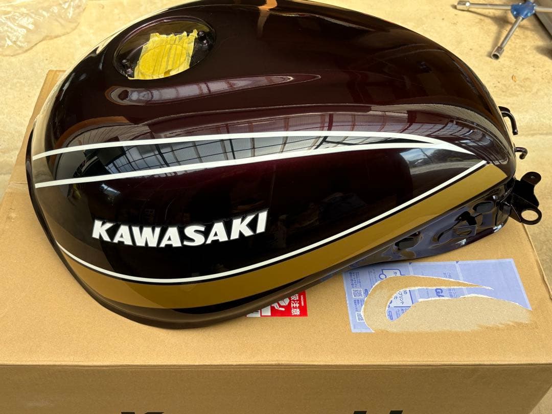 KAWASAKI Z900RS 2025 キャンディートーンレッド