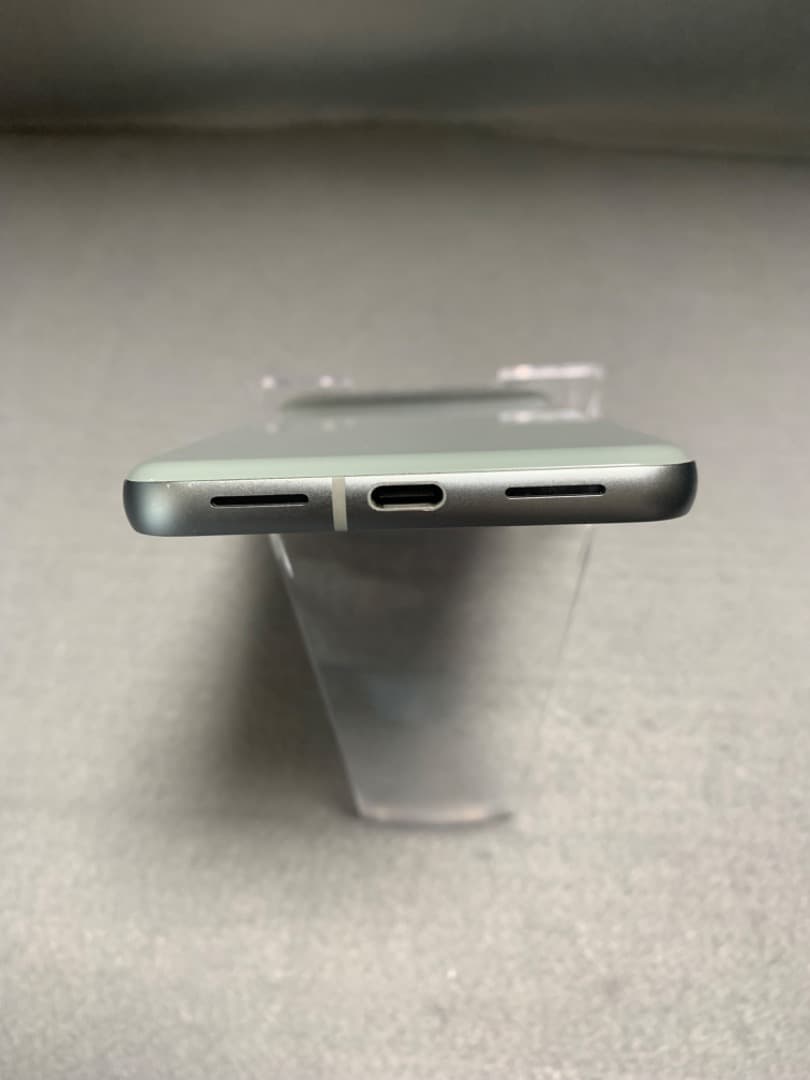 美品 国内版 SIMフリー Google Pixel 8 128GB ヘーゼル色