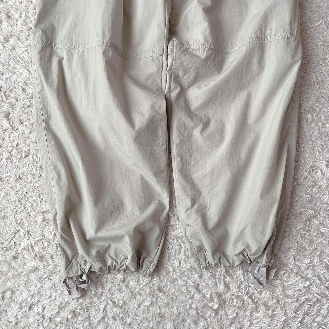 【美品】ティッカ ナイロンパンツ カーゴパンツライトグレー 24年モデル