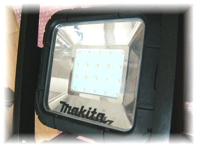 マキタ LED 作業灯 投光器【 ML805 】