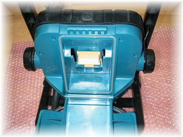 マキタ LED 作業灯 投光器【 ML805 】