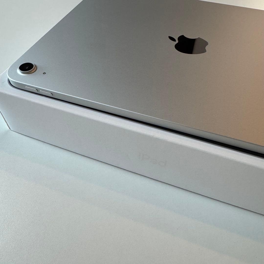iPad (第10世代) /64gb/シルバー/ほぼ未使用