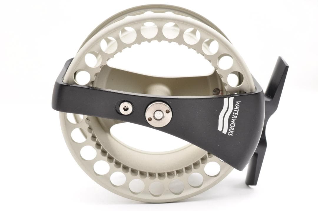 WATERWORKS フライリール シルバー/ブラック