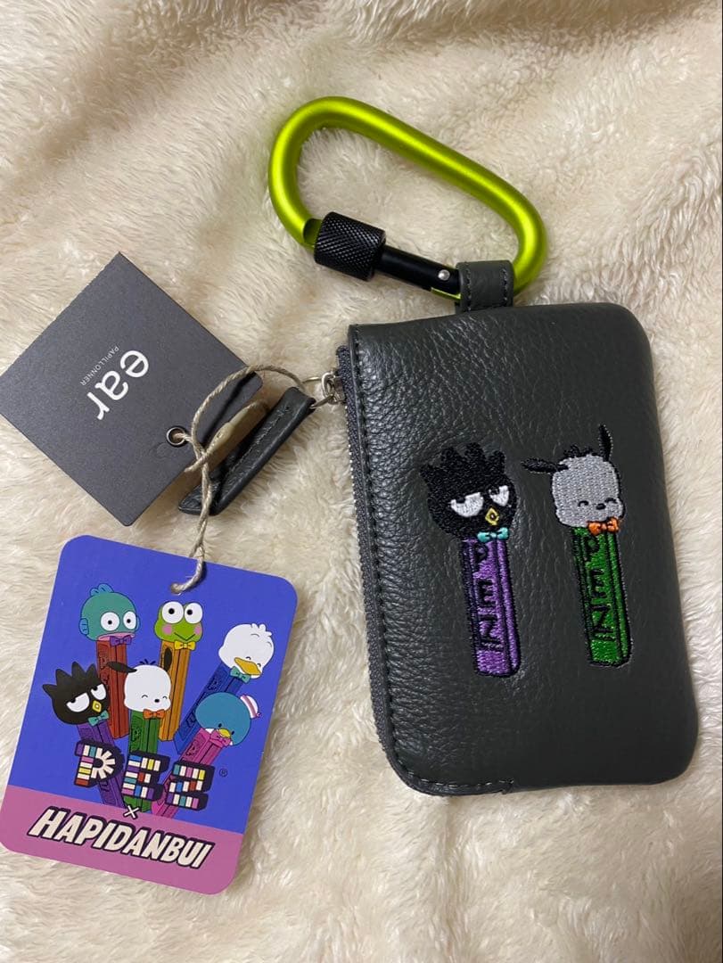 新品未使用★PEZ ear papillonnerパスキーケースグレーカラビナ付
