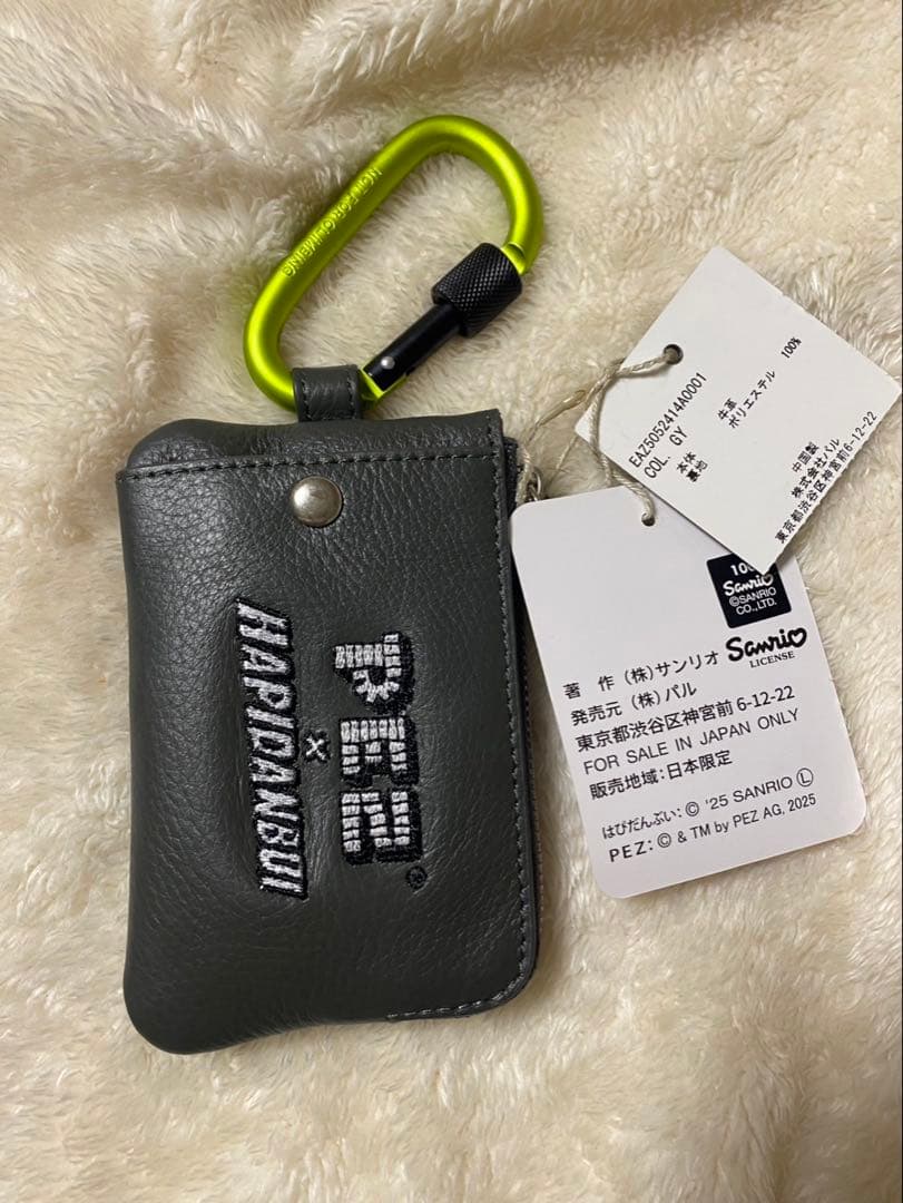 新品未使用★PEZ ear papillonnerパスキーケースグレーカラビナ付