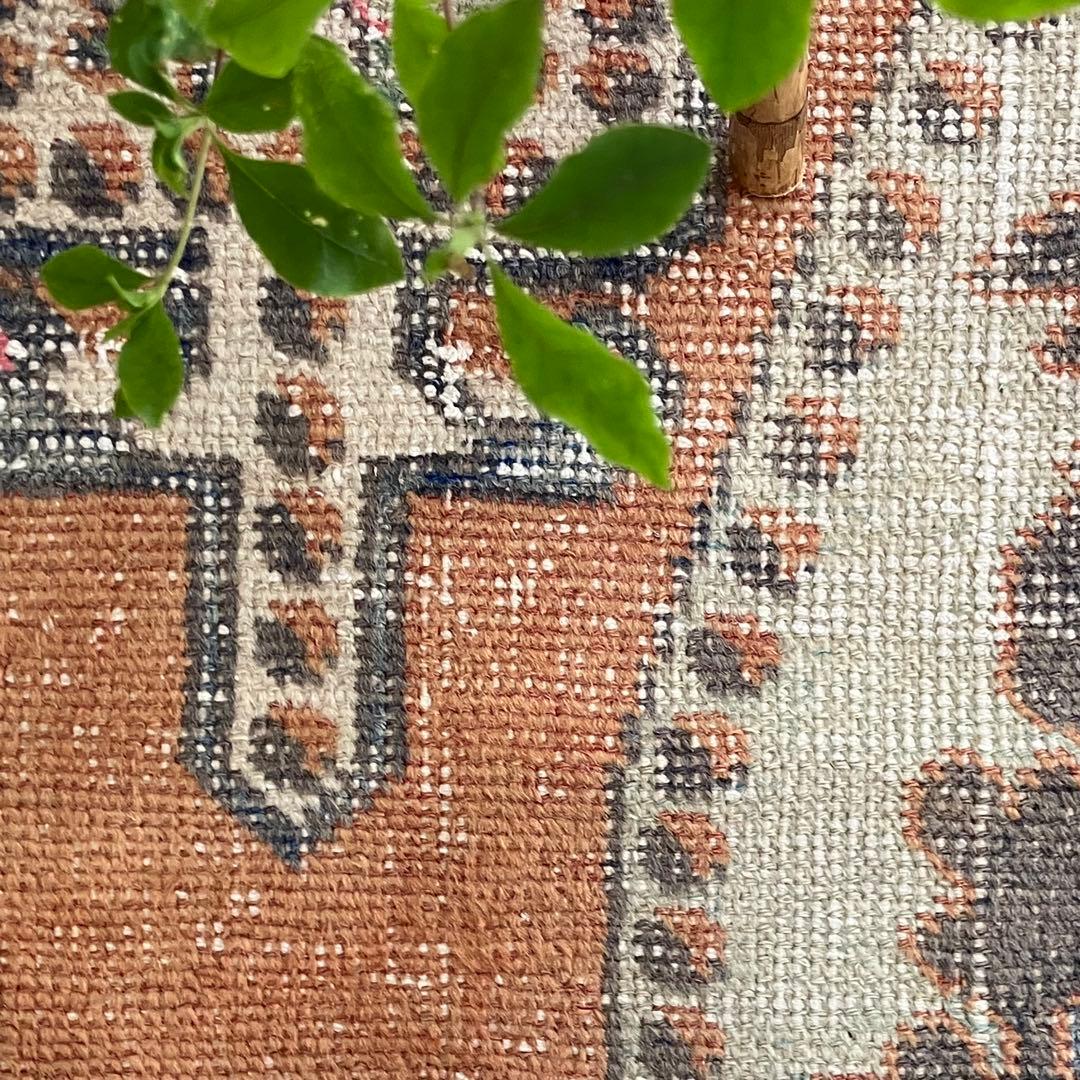 アヴァノス 42×82くすみオレンジ　ブラウニーブラウン　トルコヴィンテージラグ