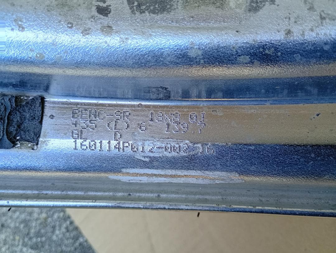 ハイエース ESSEX ENCM 18インチ 215/40R18