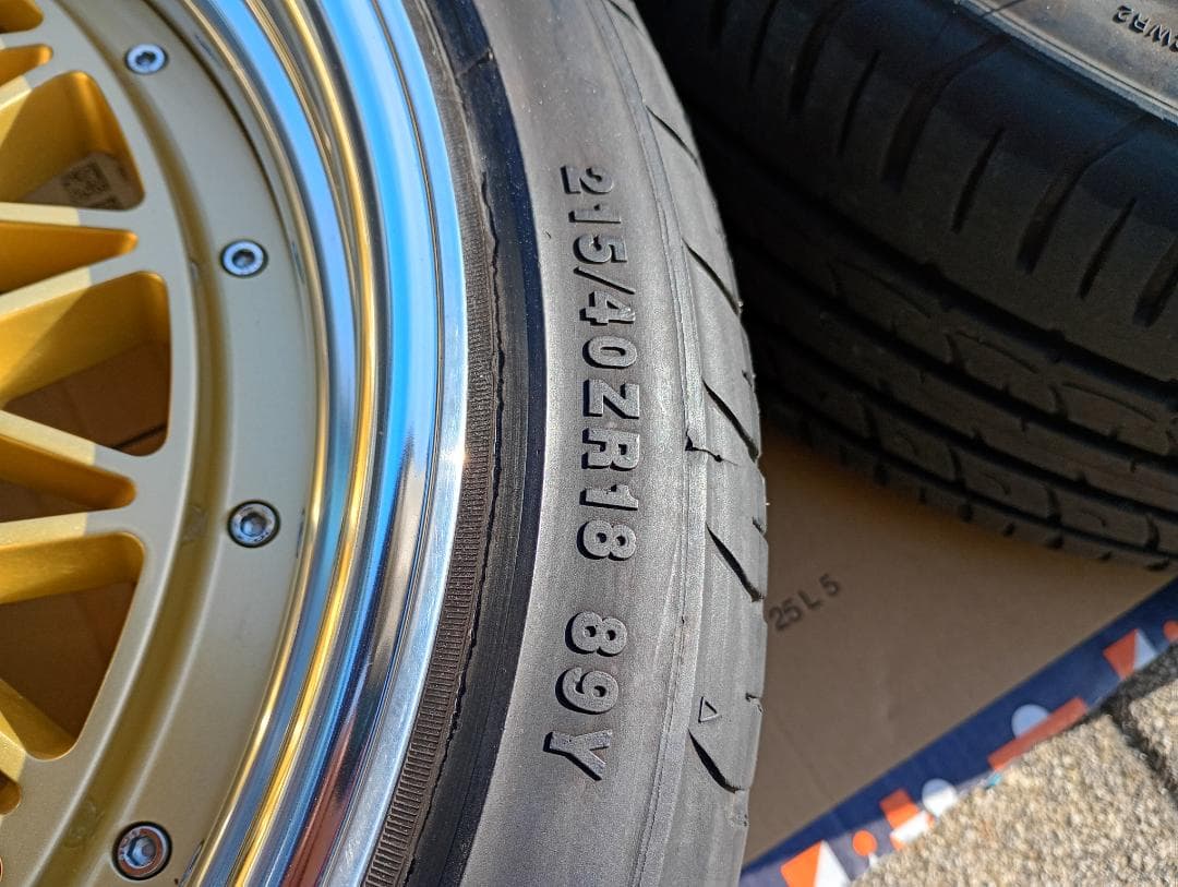 ハイエース ESSEX ENCM 18インチ 215/40R18