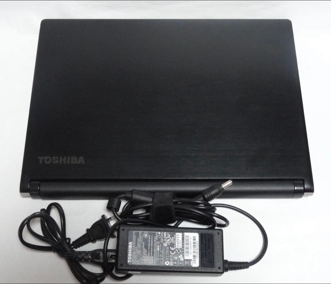TOSHIBA 15.6インチ ノートPC 本体