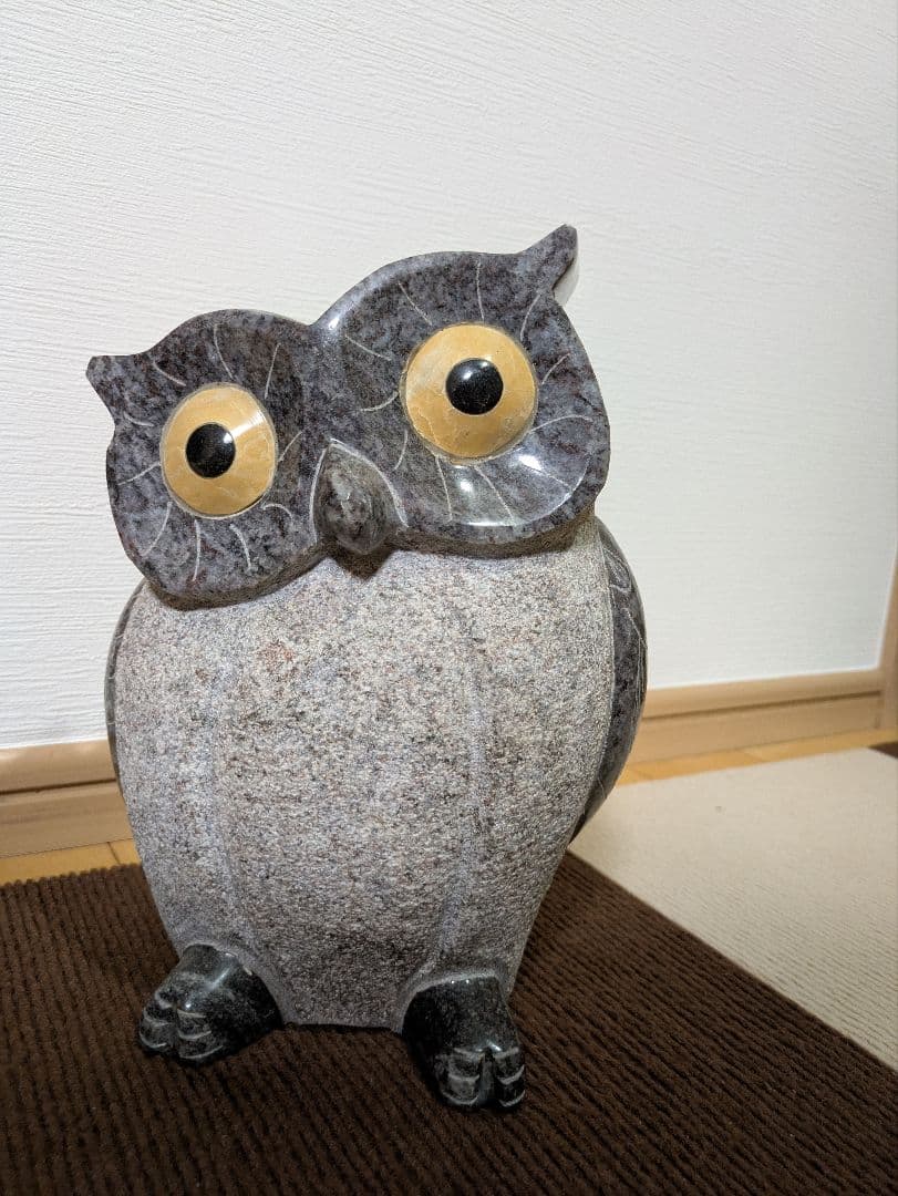 フクロウの石像　置物