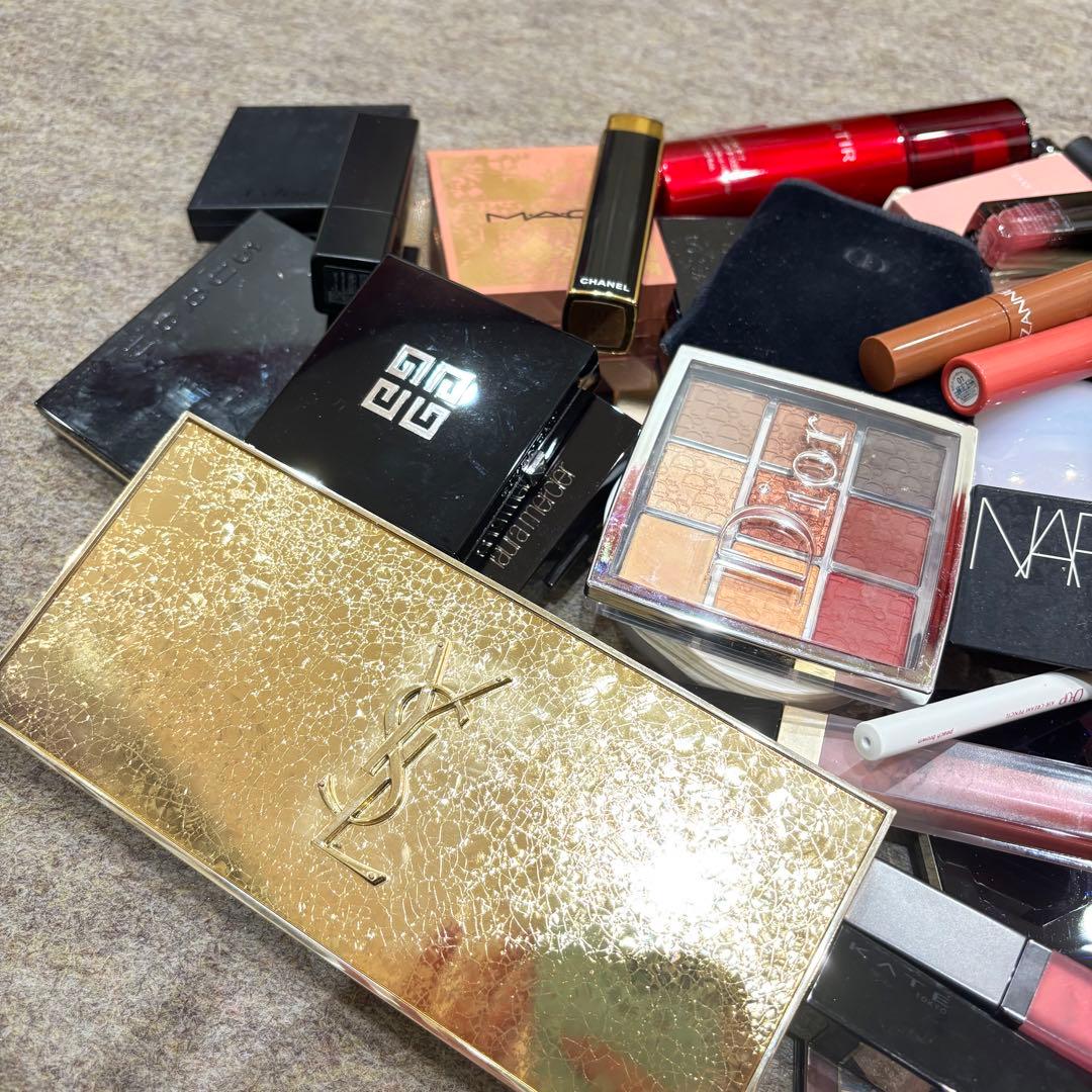 ブランド　デパコス多め！　コスメ　化粧品大量纏め売り約40点