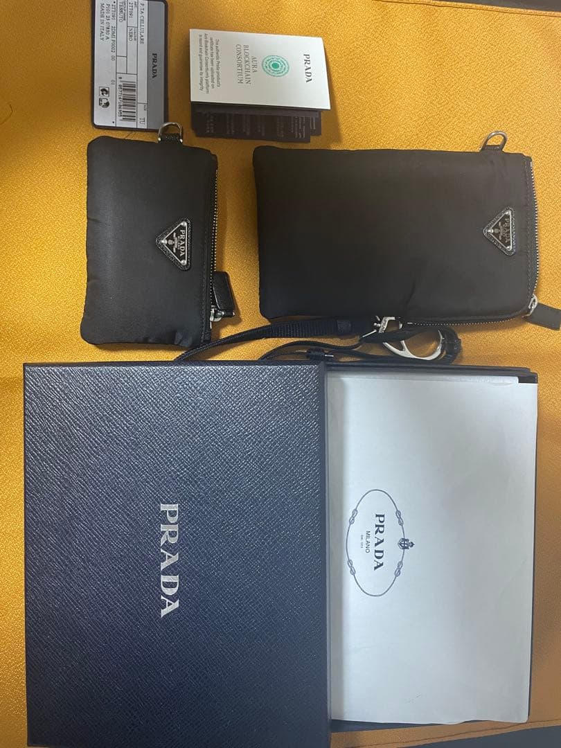 PRADA プラダ　Re-Nylon ネックポーチ　バッグ　ポーチ