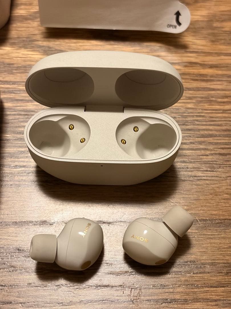 極美品 SONY WF-1000XM5 プラチナムシルバー