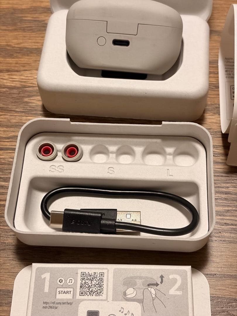 極美品 SONY WF-1000XM5 プラチナムシルバー