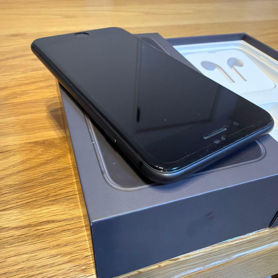 iPhone 8 Plus ブラック 本体　SIMフリー