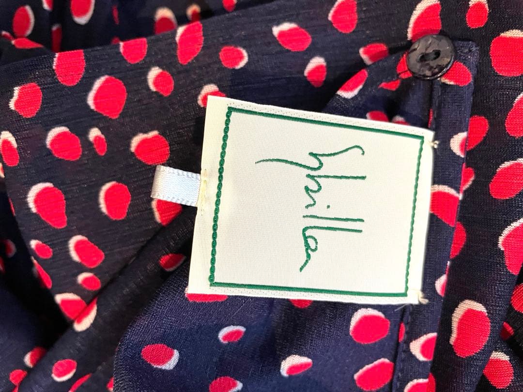 ☆新年SALE 新品未使用　お勧めシビラ半袖ワンピース