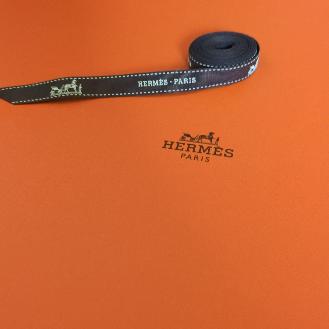 ②エルメス　カバン用大きな空箱とリボン