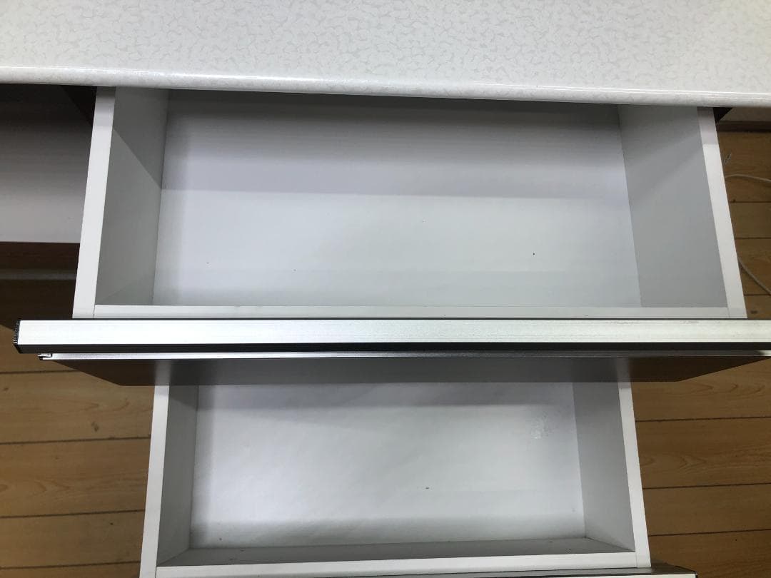 美品 食器棚 幅90cm キッチンボード コンセント付 88106-2-01