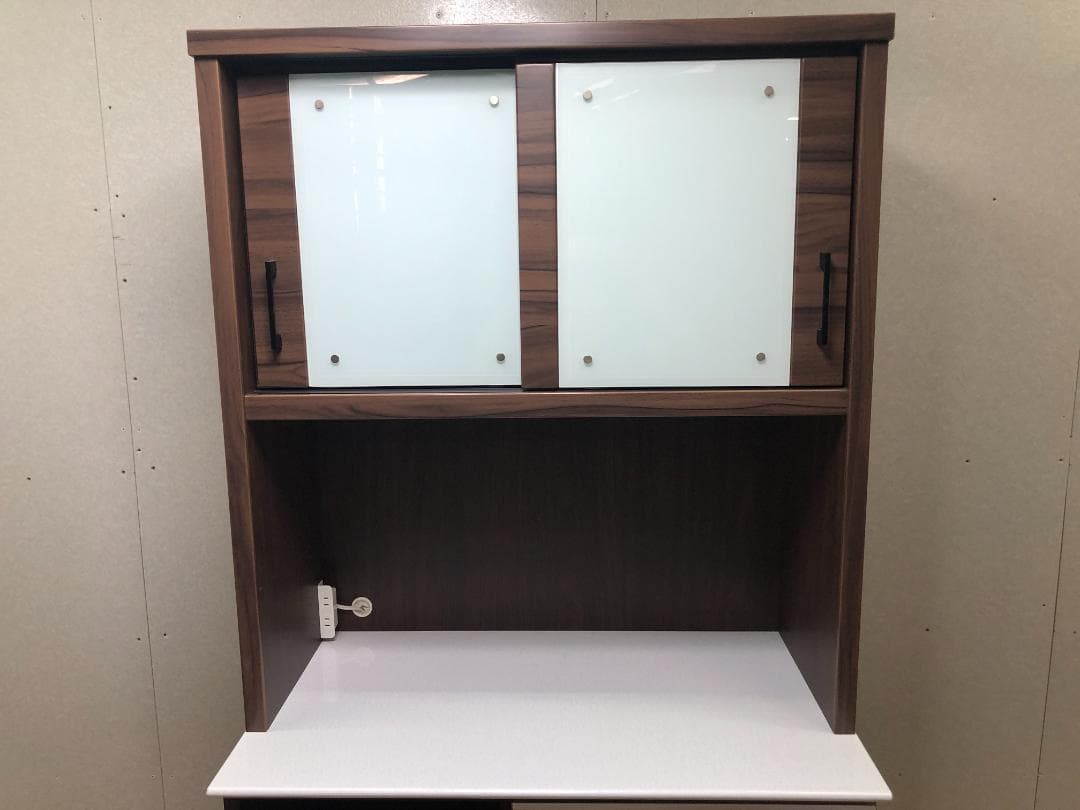 美品 食器棚 幅90cm キッチンボード コンセント付 88106-2-01