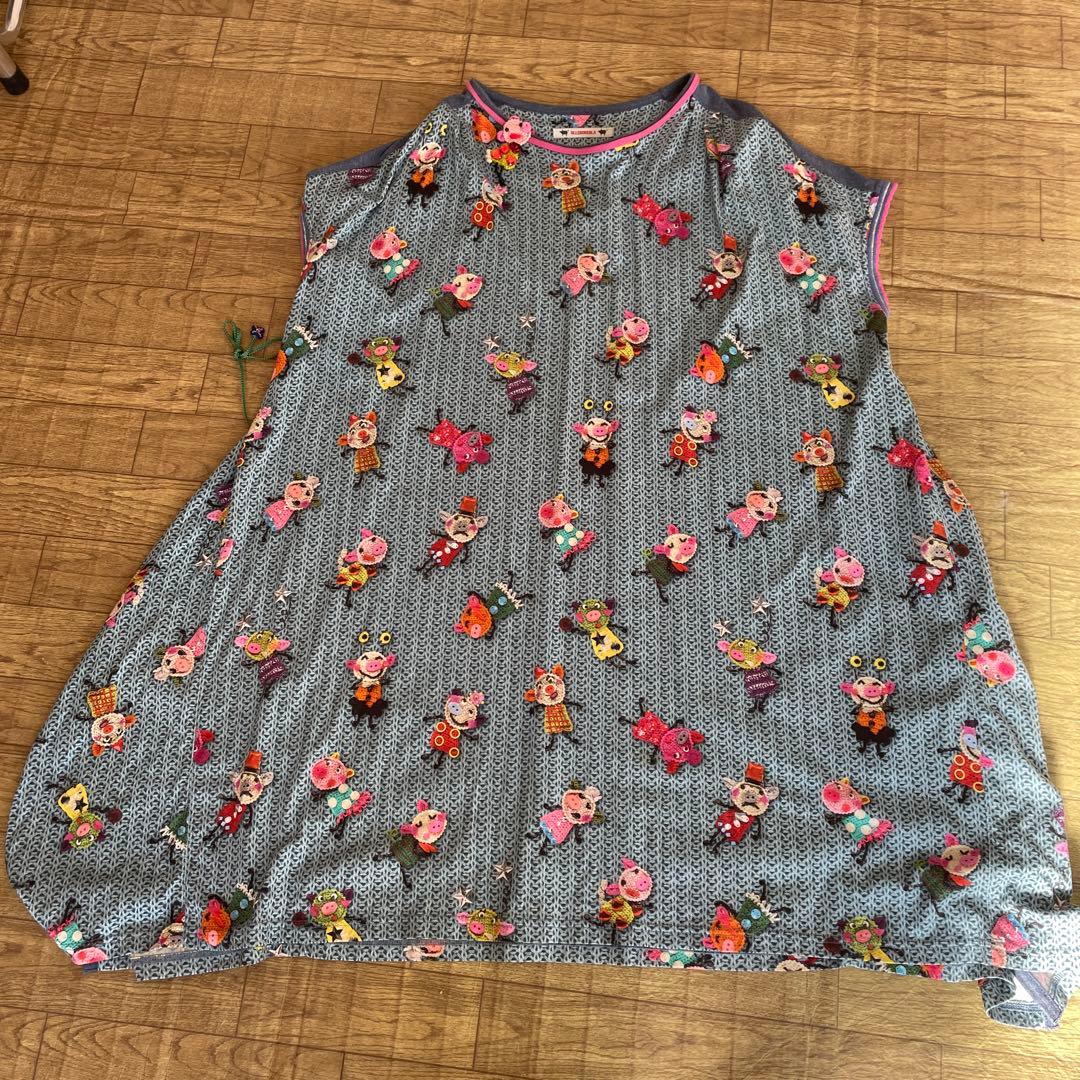 アルベロベロ　カラフルキャラクター刺繍 半袖チュニック