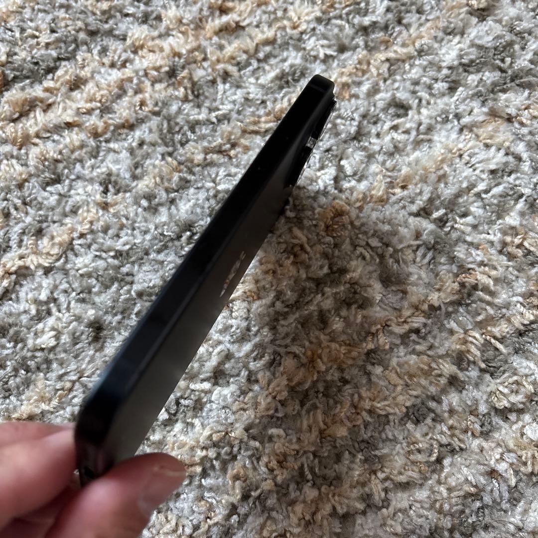 iPhone 15 128GB ブラック 本体　バッテリー88%