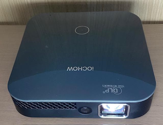 【中古良品】モバイルミニ高輝度ＬＥＤポータブルプロジェクターｉＯ４