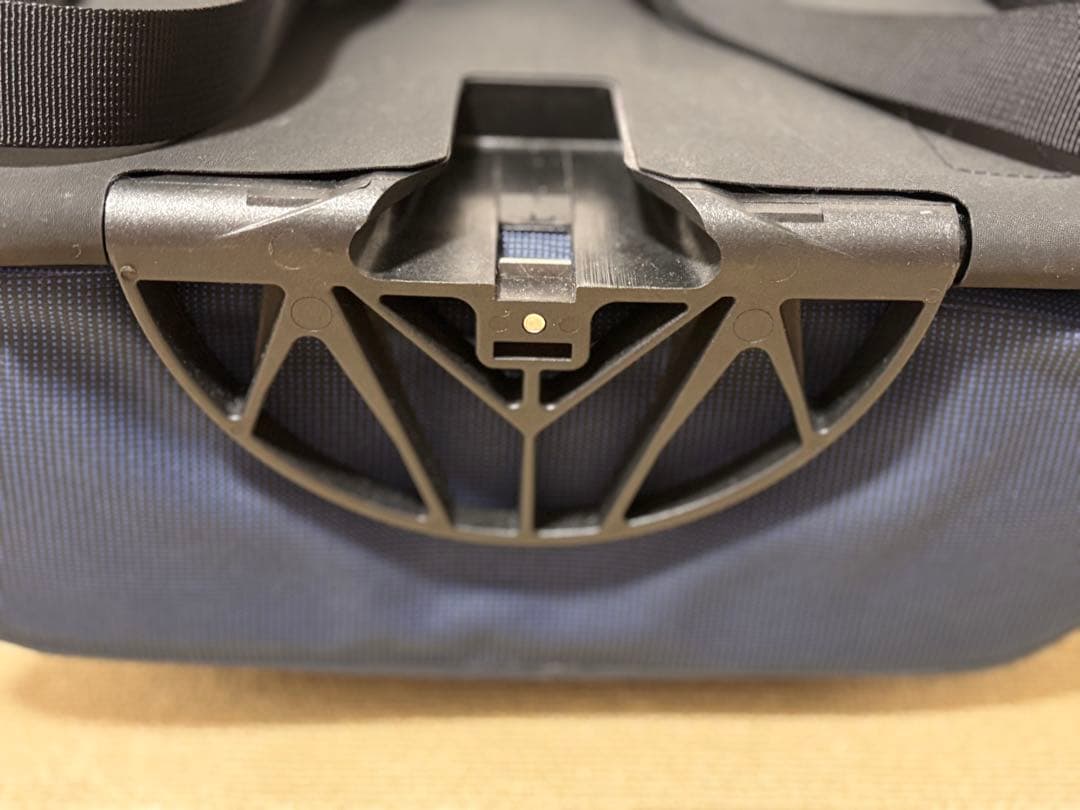 N*h様 ブロンプトンWATERPROOF WITH FRAME ネイビー 9L