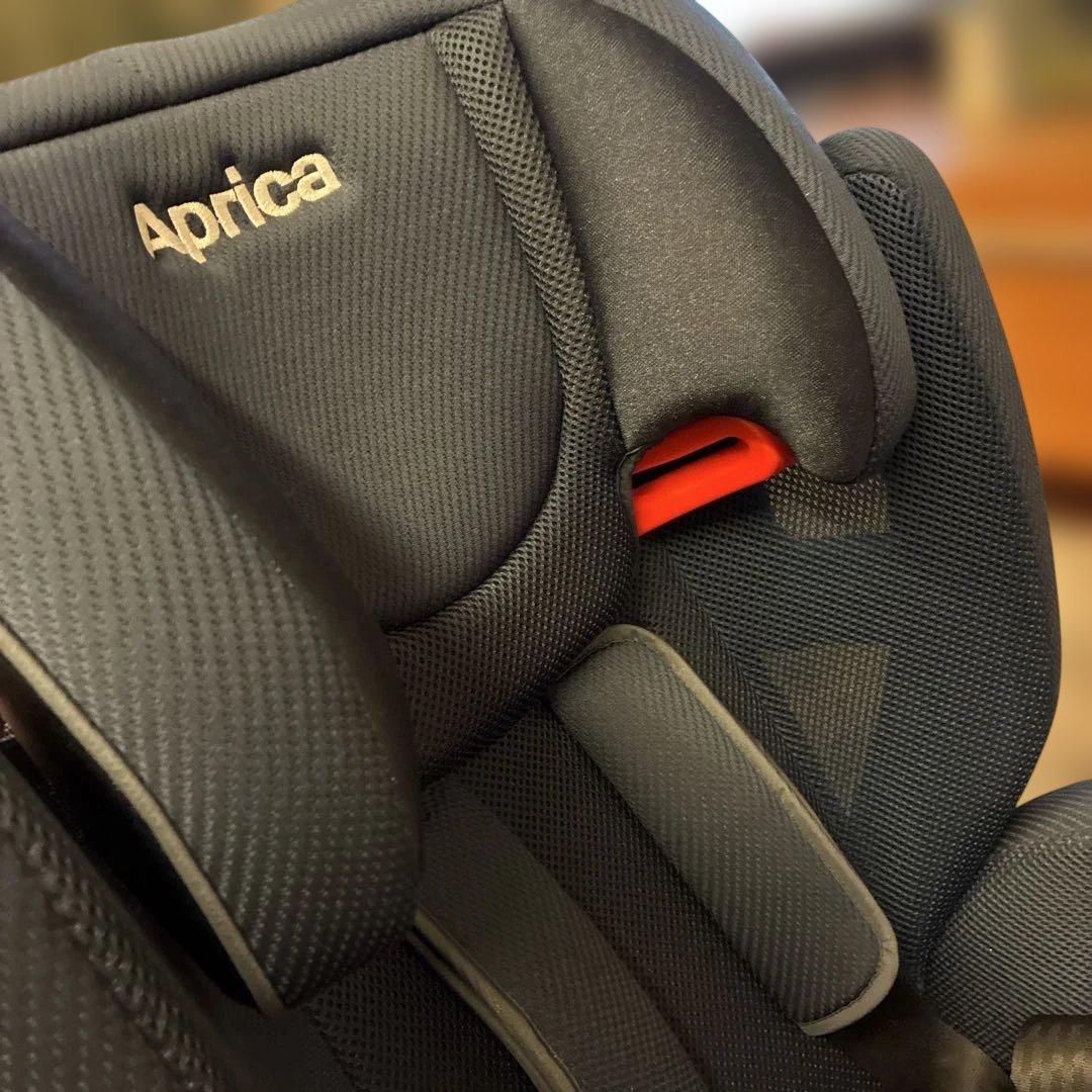 綺麗！アップリカ　シートベルト式　チャイルド　ジュニア　シート　エアグルーヴ