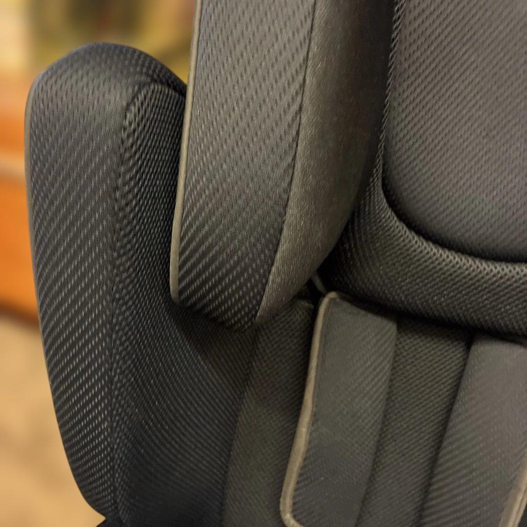 綺麗！アップリカ　シートベルト式　チャイルド　ジュニア　シート　エアグルーヴ