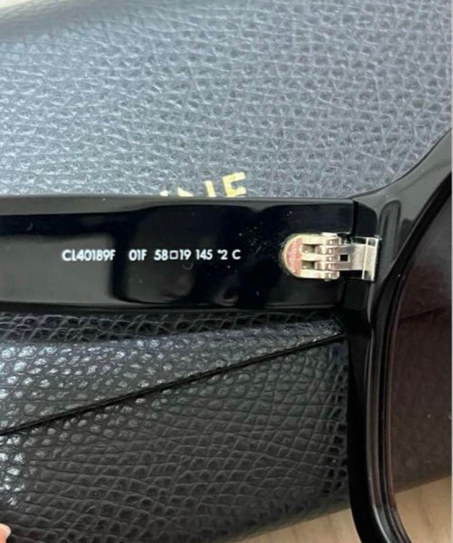 CELINE PARIS サングラス ケース、箱、クロス 付き　ユニセックス
