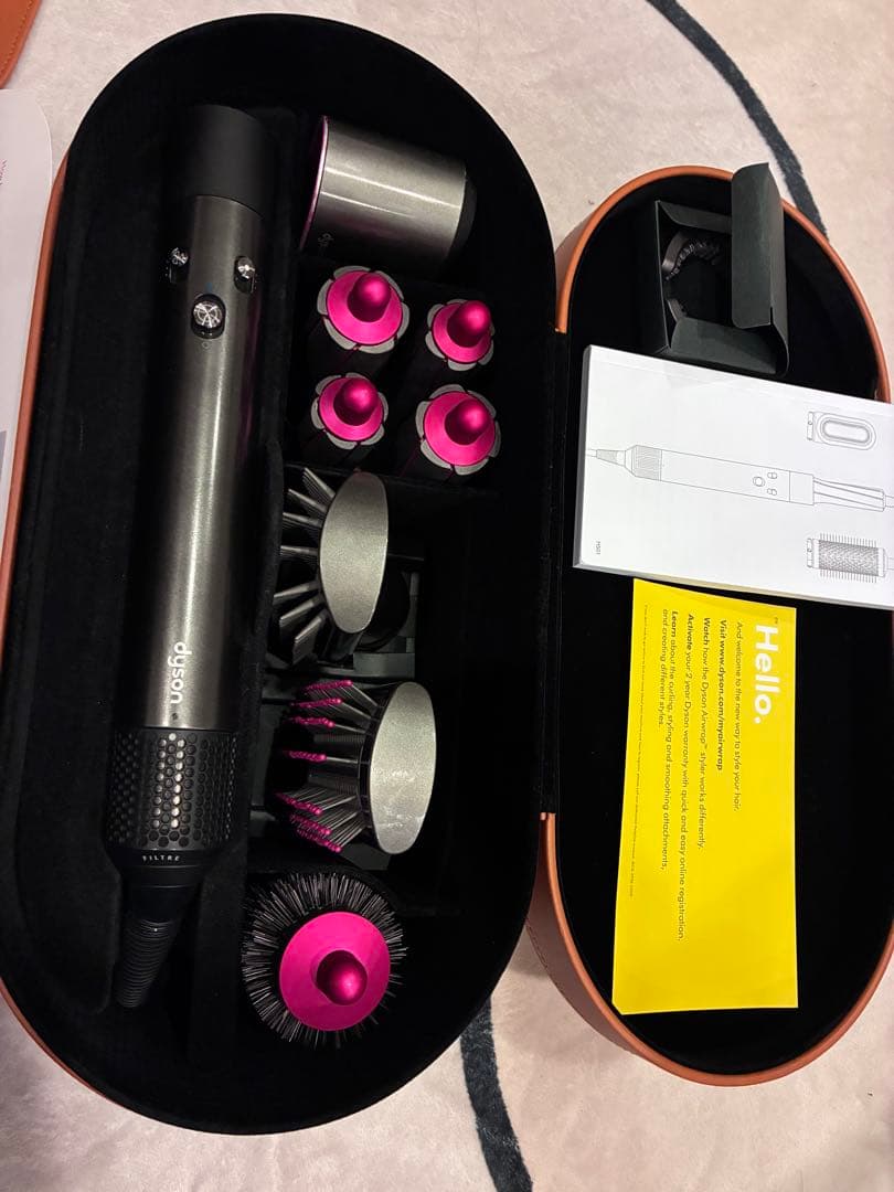 Dyson Airwrap 専用ケース付き