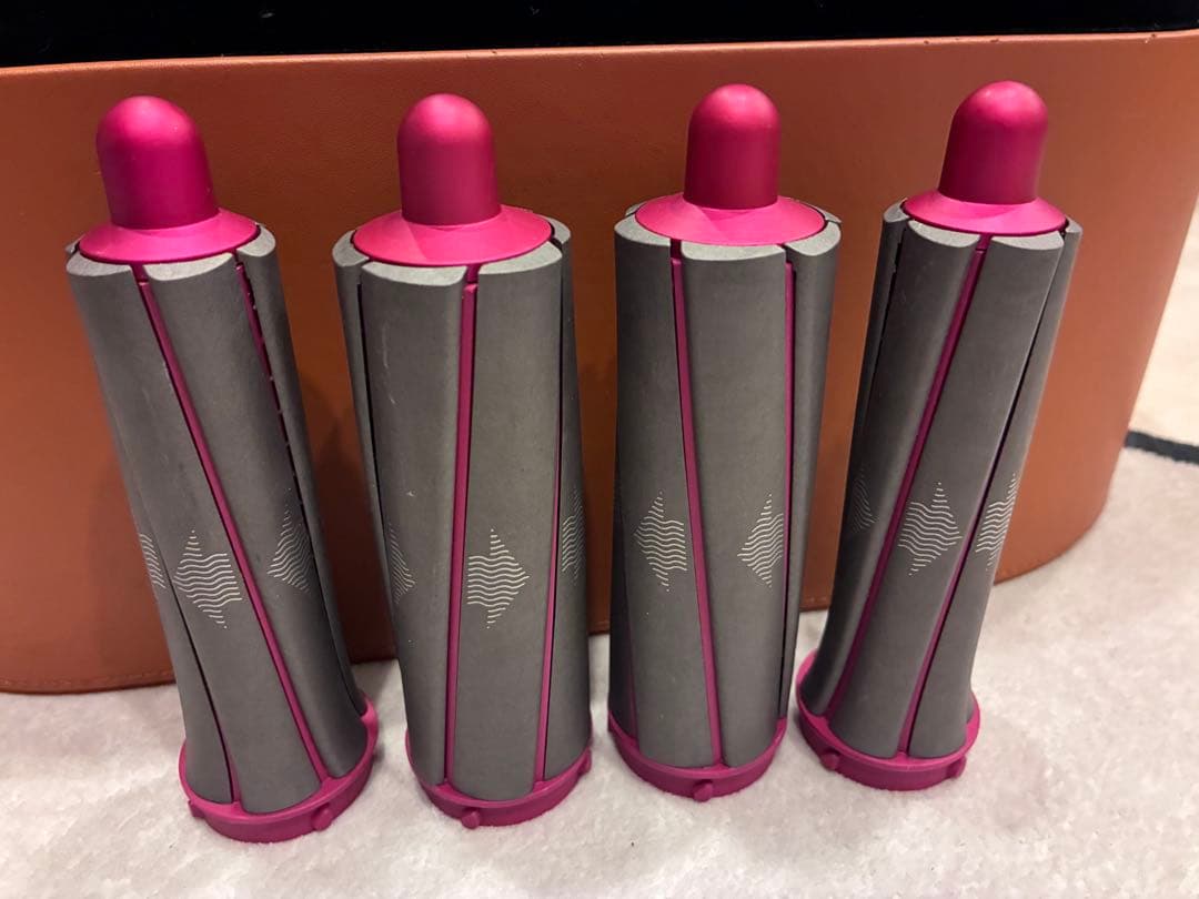 Dyson Airwrap 専用ケース付き