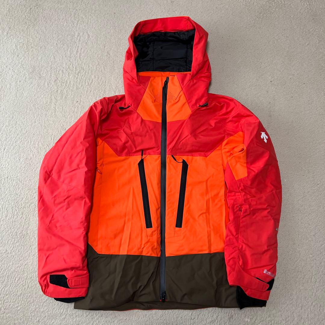 i*a様 DESCENTE 2025 DW4FJK54U Lサイズ 上のみ