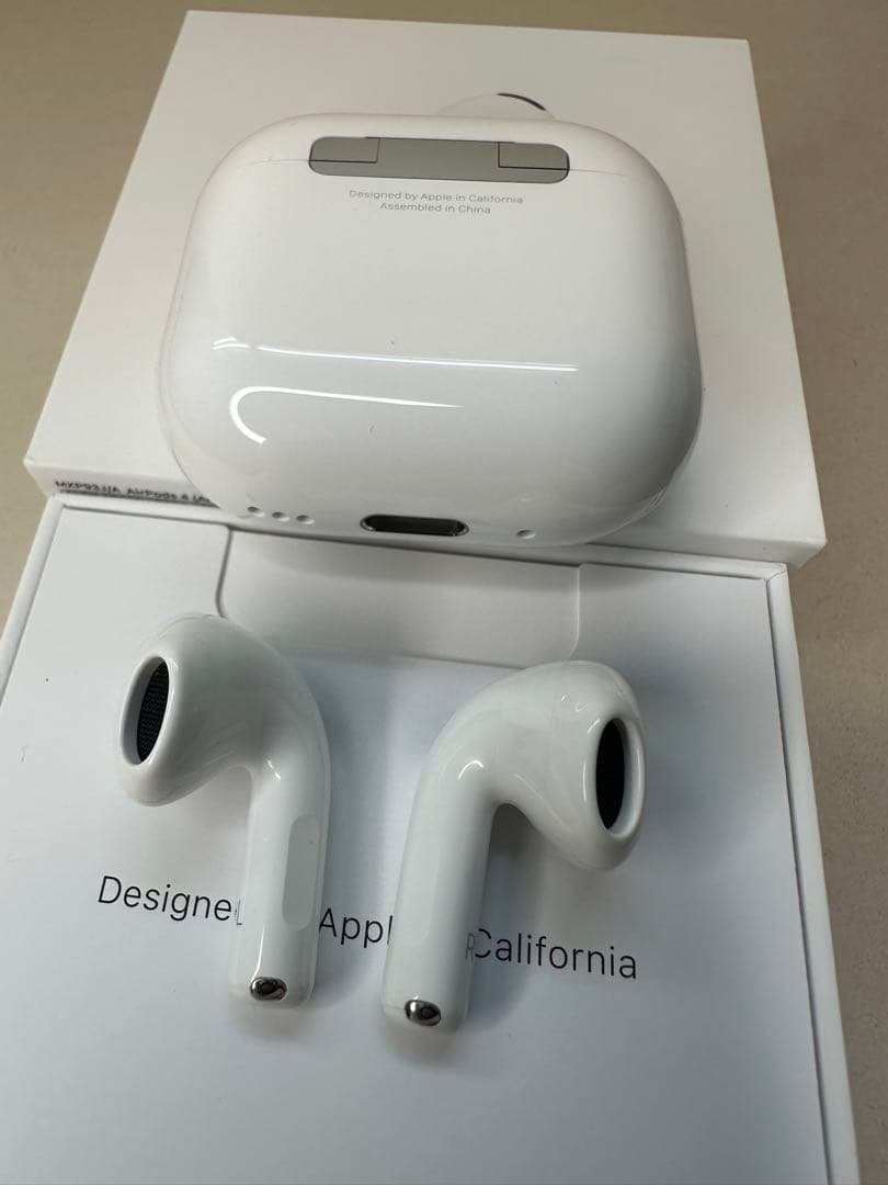 【美品】AirPods 4 ANC搭載モデル MXP93J/A 9XG7F