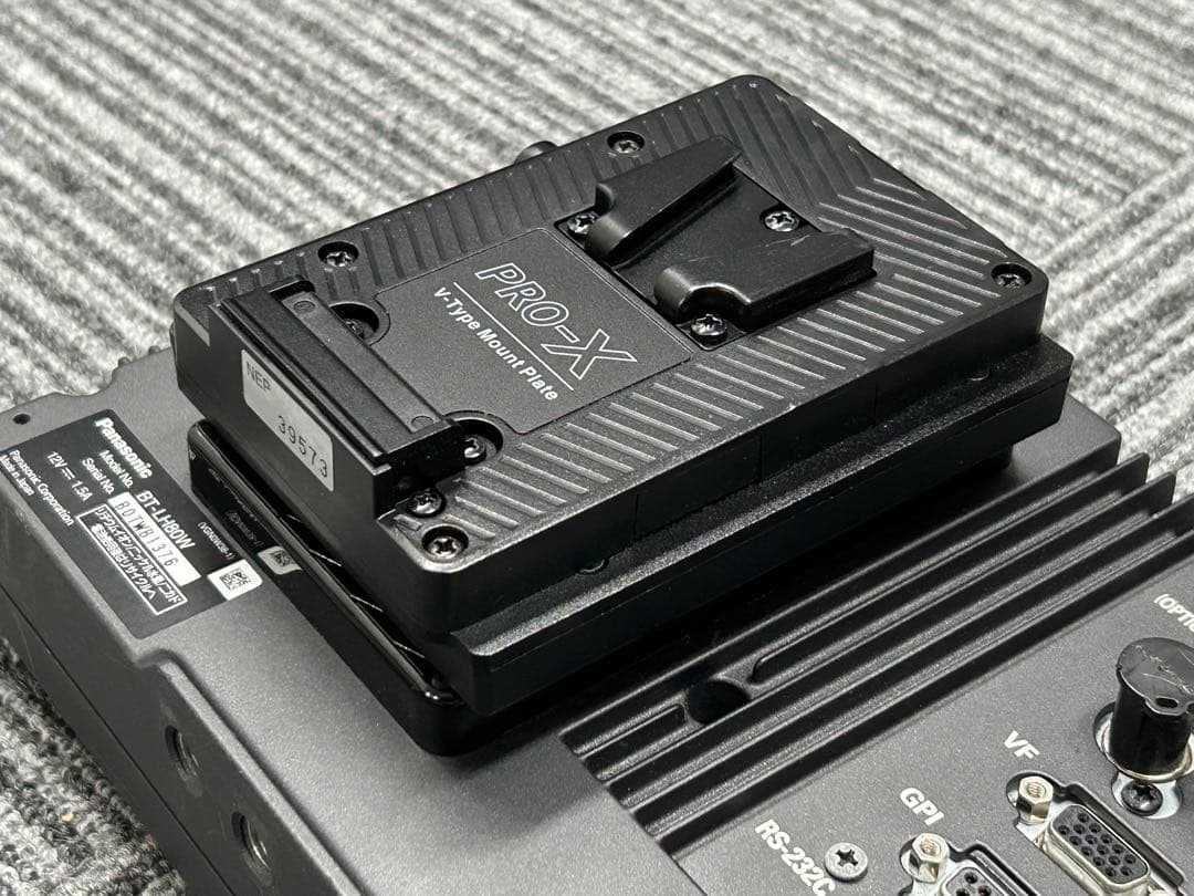 業務用モニター　Panasonic BT-LH8OW 7.9インチモニター