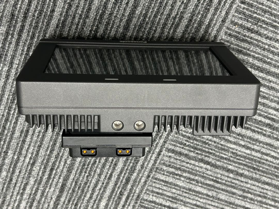 業務用モニター　Panasonic BT-LH8OW 7.9インチモニター