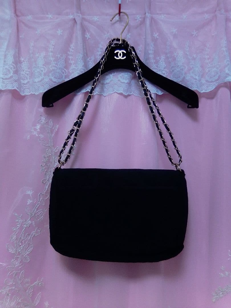 CHANEL ノベルティ黒ショルダーバッグ ホワイトロゴ入り