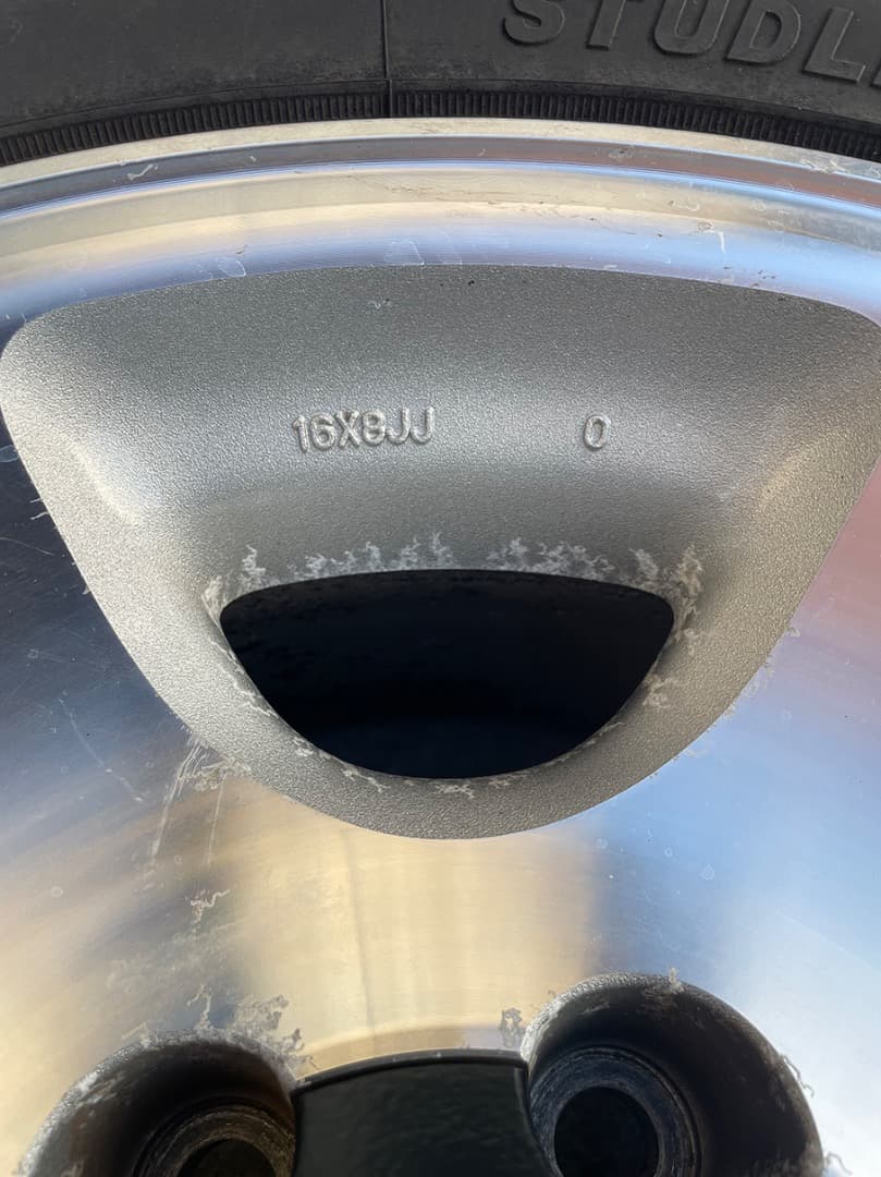 【天優さま専用】 【送料込み】 ランクル80　純正ホイール　スタッドレス