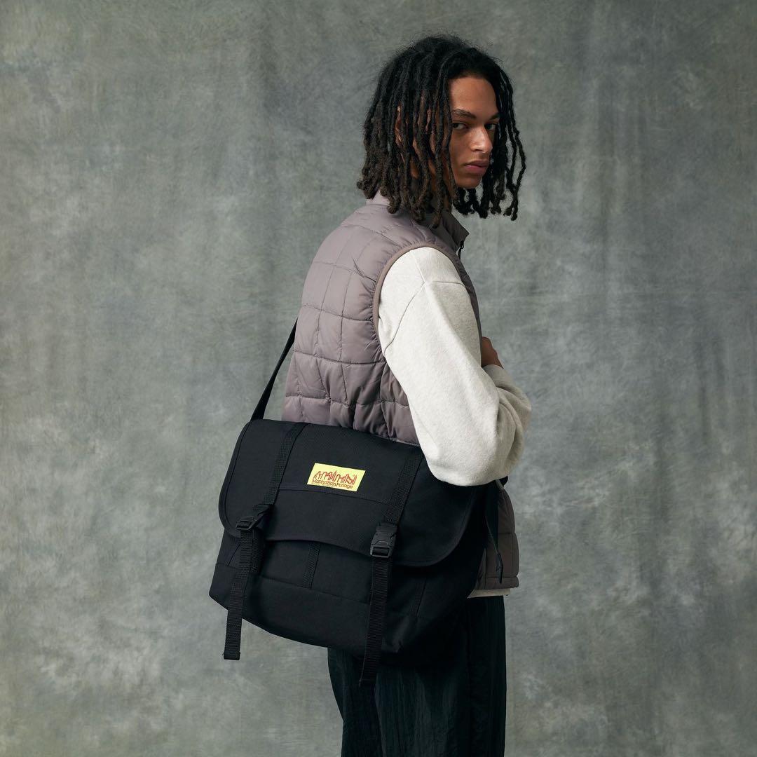 ほぼ新品　定価2万 A3収納 防水 マンハッタンポーテージ メッセンジャーバッグ