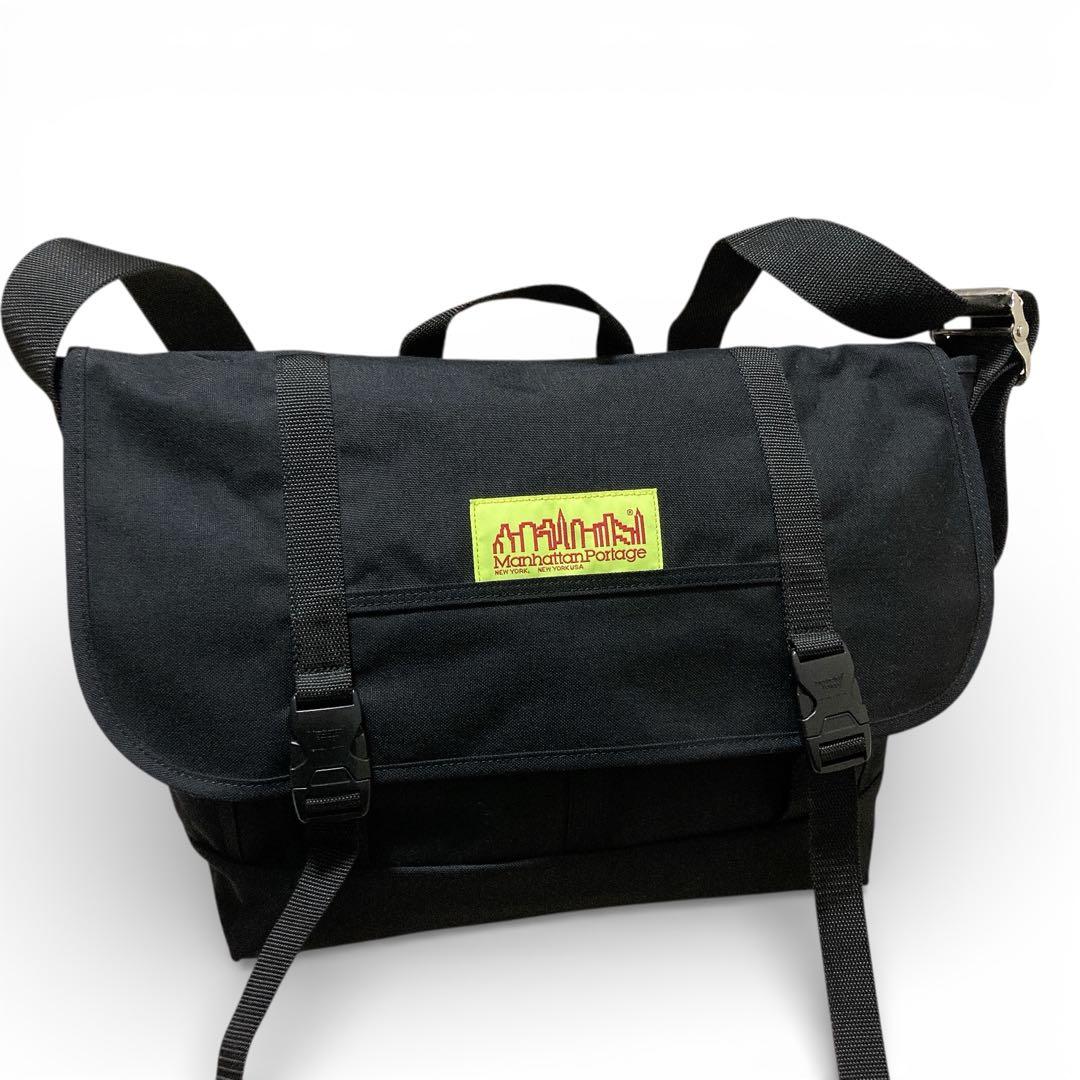 ほぼ新品　定価2万 A3収納 防水 マンハッタンポーテージ メッセンジャーバッグ