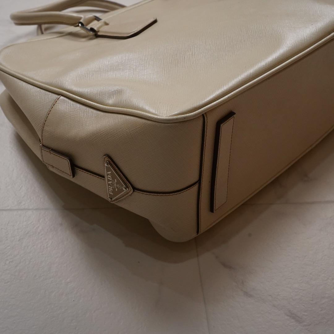 PRADA ビジネスバッグ レザー ホワイト