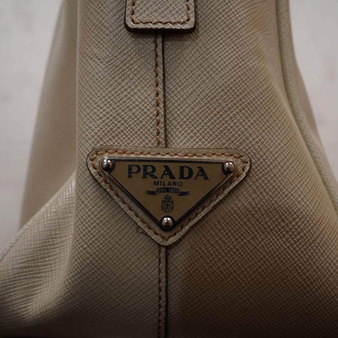 PRADA ビジネスバッグ レザー ホワイト