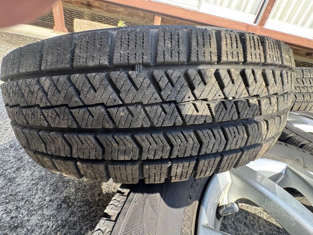 ブリヂストン BLIZZAK 155/70R13 アルミ付4本