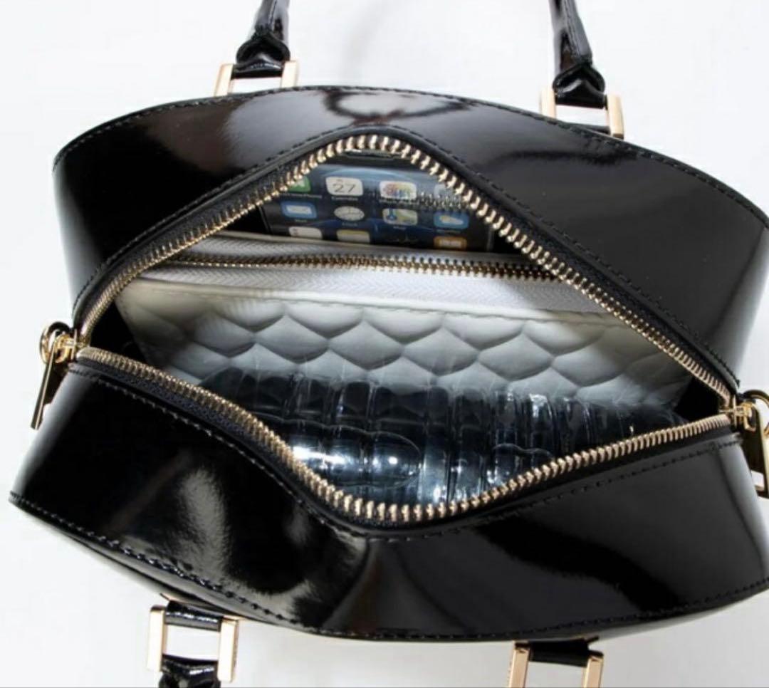 最終価格 新品クリスチャンヴィラ 2wayハンドバッグ ガラスレザー 6151