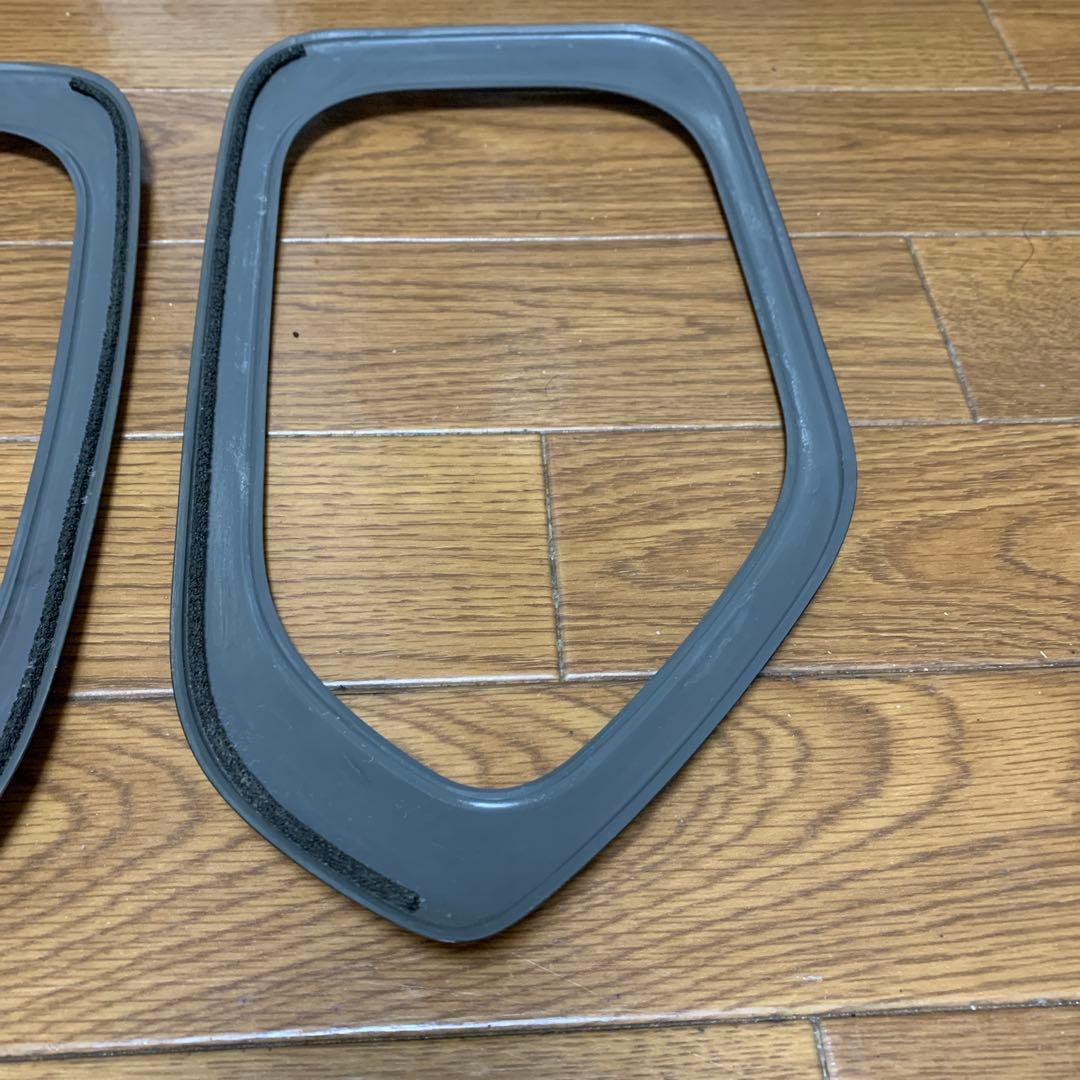 スバル　アウトバックBS9 純正　リヤバンパーモールディング