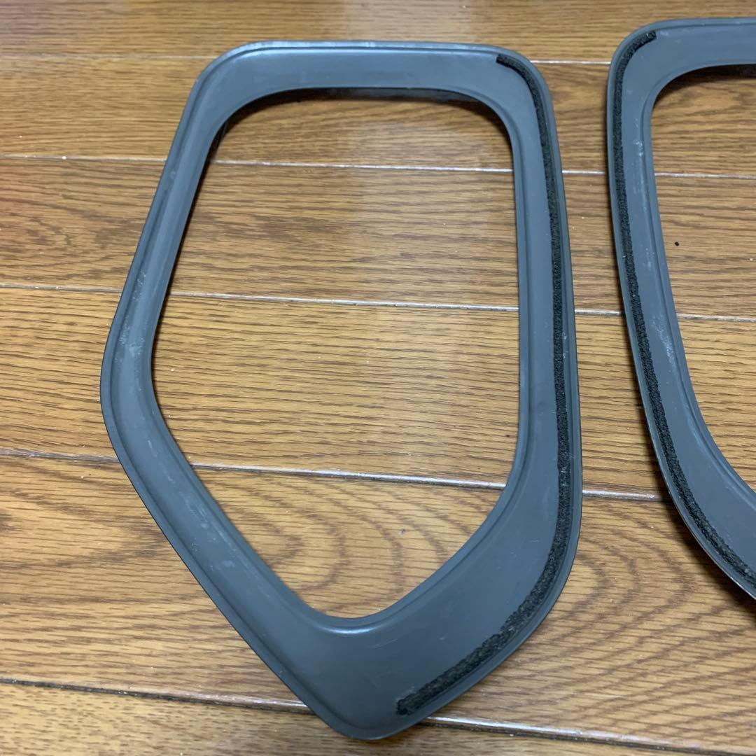 スバル　アウトバックBS9 純正　リヤバンパーモールディング